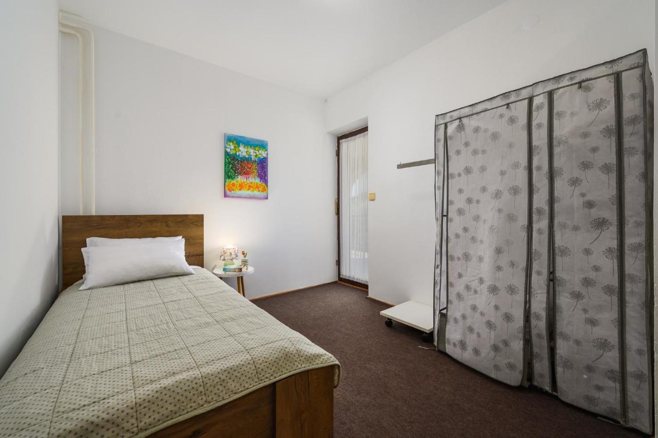 Apartments Josipa Porec Exterior photo